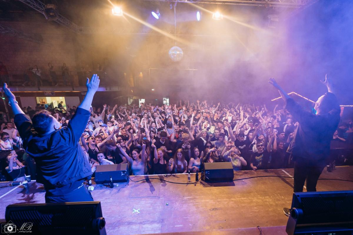 KET - Kultur & Eventhalle Tuggen - Hardstyle mit Harris & Ford